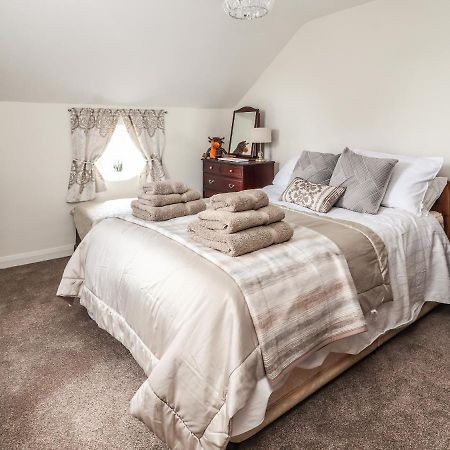 Springfield Cottage Рексъм Екстериор снимка