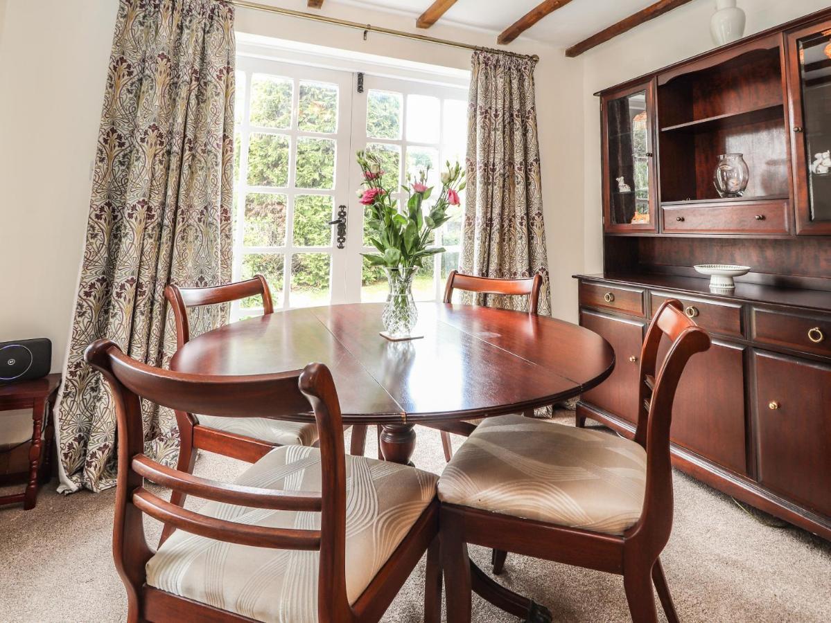 Springfield Cottage Рексъм Екстериор снимка