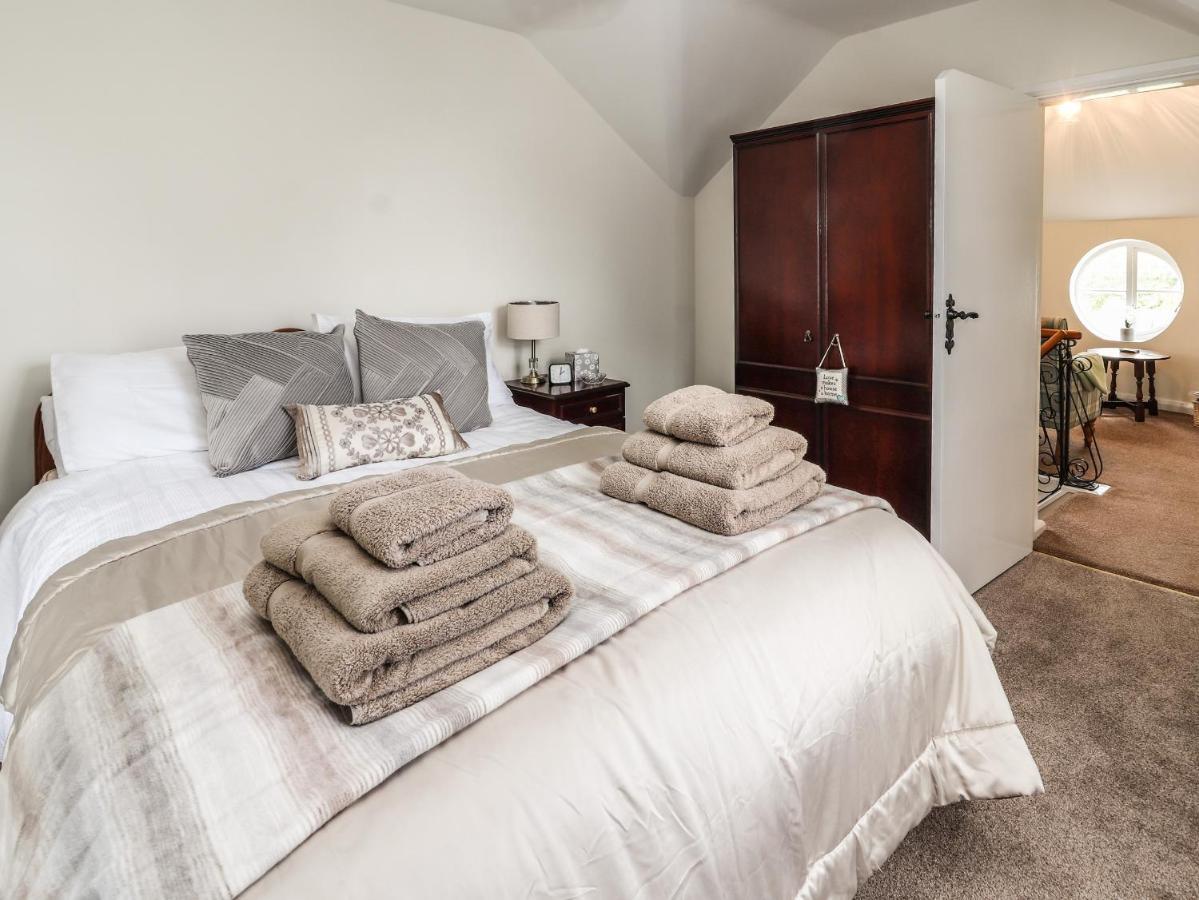 Springfield Cottage Рексъм Екстериор снимка
